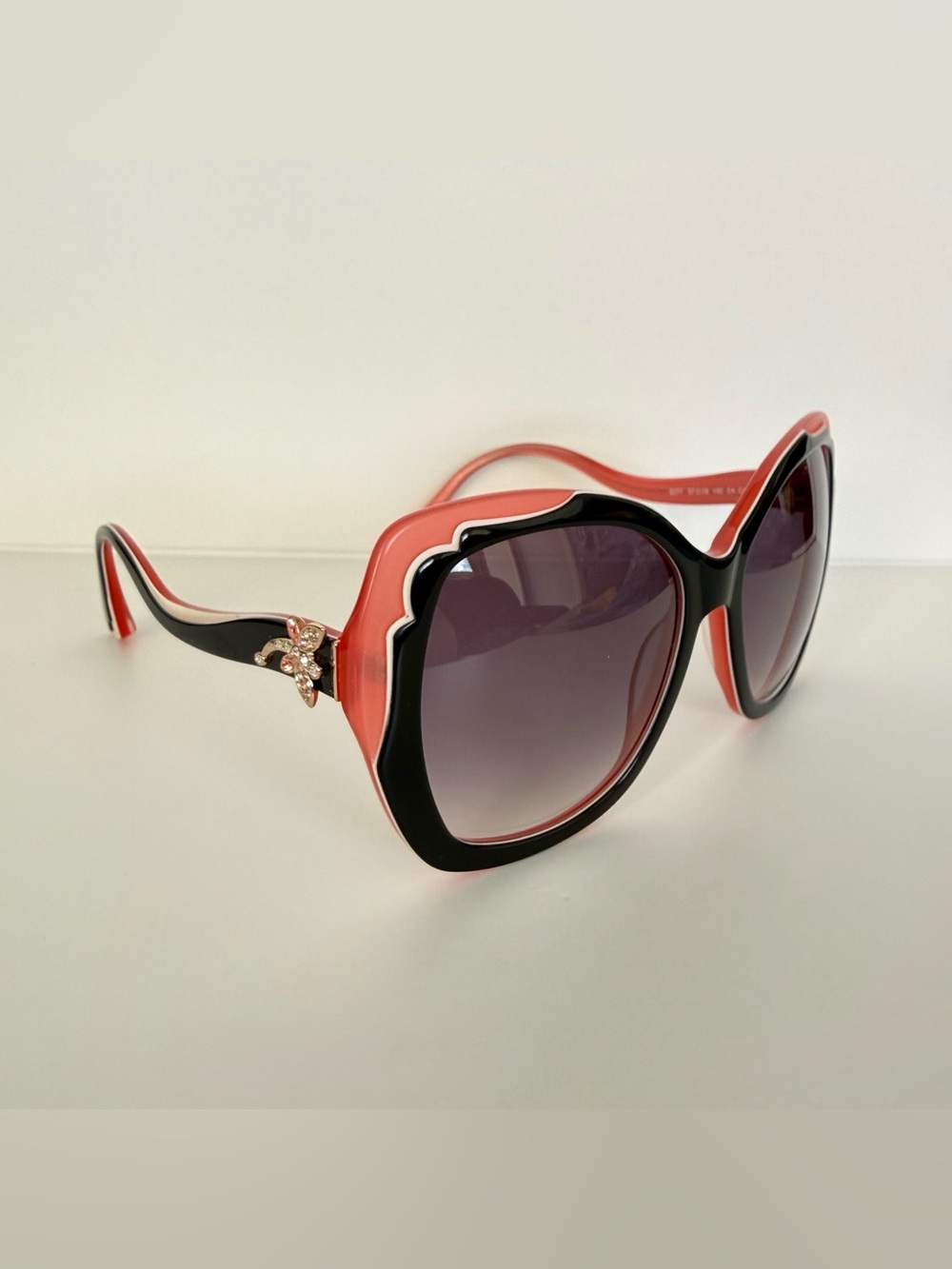 NEW!!! Pier Martino Italian brand women sunglasses Retail 320$